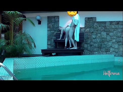 ❤️ Estro invitas servistinon al la naĝejo, sed ne povis rezisti varmegon ❤️ Pornvideo ĉe eo.pornofilmtv.ru ❌