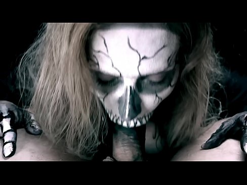 ❤️ Demona knabino suĉanta kokon per sia nigra buŝo kaj glutante kumon. ❤️ Pornvideo ĉe eo.pornofilmtv.ru ❌